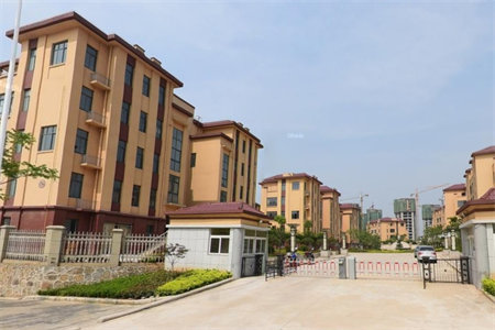 出售密州六和小区3室2厅1卫109平精装修